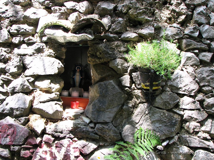 Menna3ag08 129.jpg - Madonnina devozionale